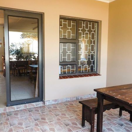 Mama Mia Cottages Oslo Beach Port Shepstone Exterior photo