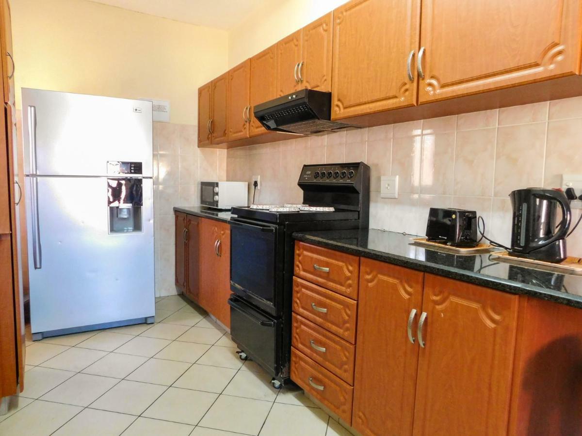 Mama Mia Cottages Oslo Beach Port Shepstone Exterior photo