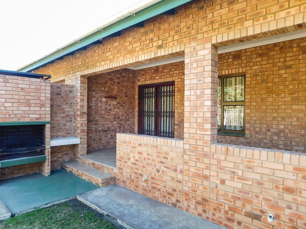 Mama Mia Cottages Oslo Beach Port Shepstone Exterior photo